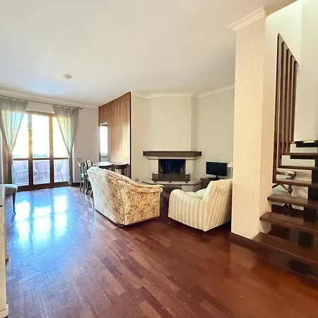 Trilocale Con Terrazzo A *