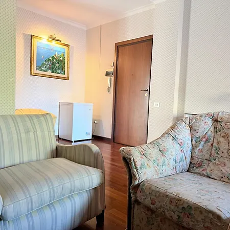 Trilocale Con Terrazzo A