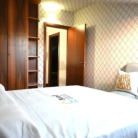 Trilocale Con Terrazzo A *