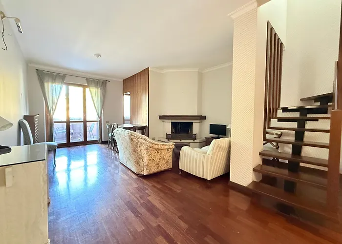 Trilocale Con Terrazzo A *